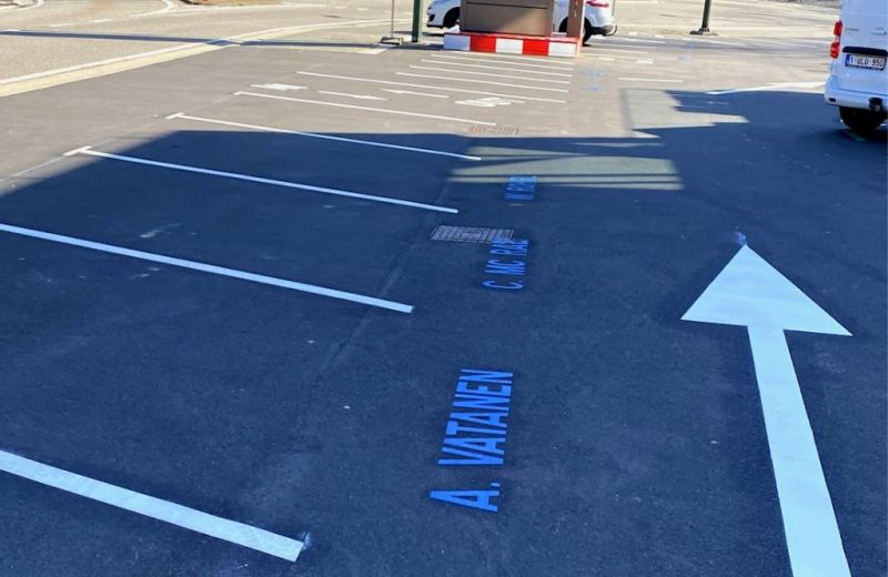 Emplacement de parking au nom de Vatanen