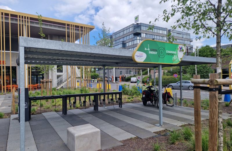 Stations de charge solaires et autonomes Westland Shopping