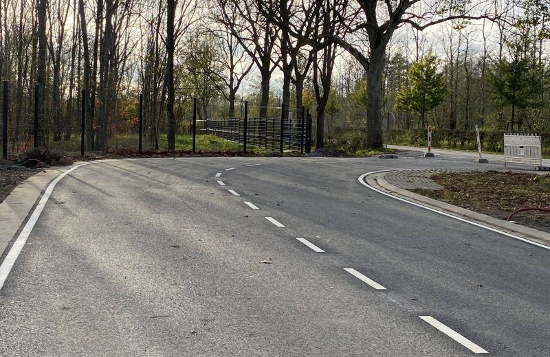 Route avec peinture routière