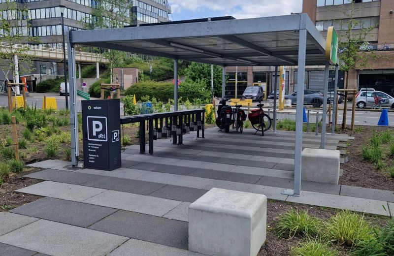 Stations de recharge solaires et autonomes