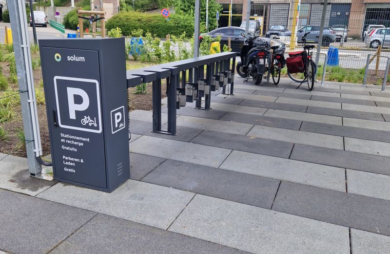 Stations de charge solaires et autonomes