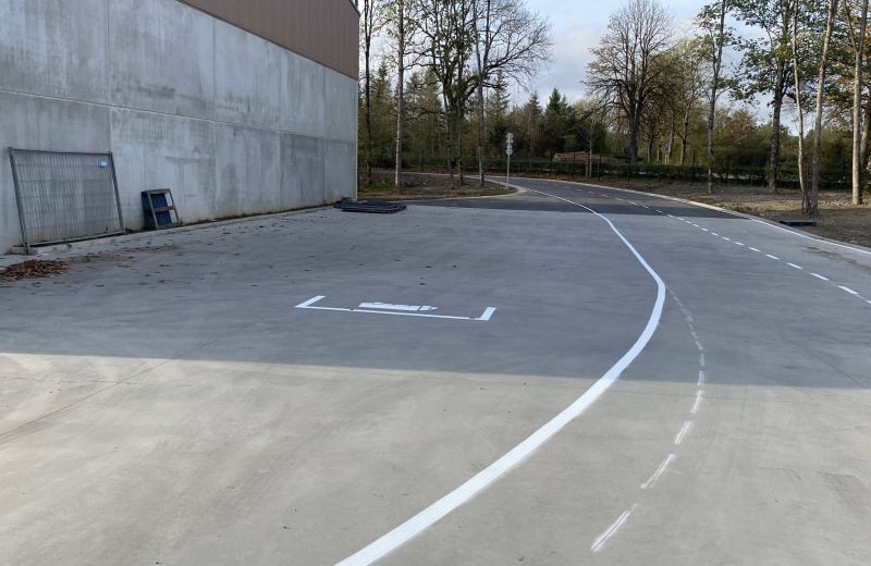 Route avec thermoplastique